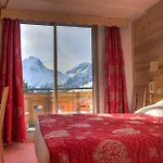 Adret Hotel 3*