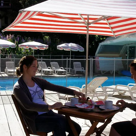 Adret レ・デュー・アルプ