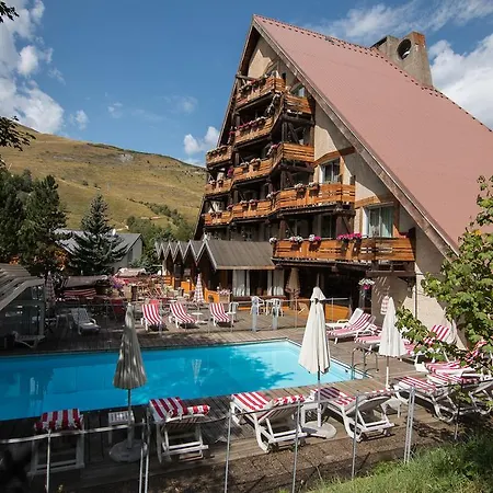 Adret 3* لو دوز آلب