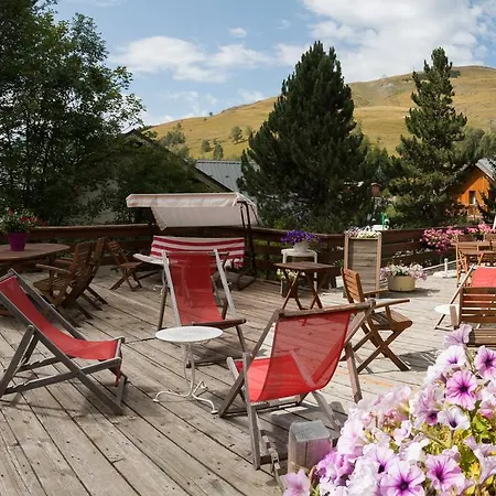 Hotel Adret